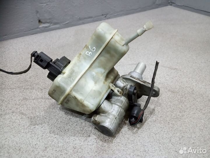 Главный тормозной цилиндр WV Passat B6