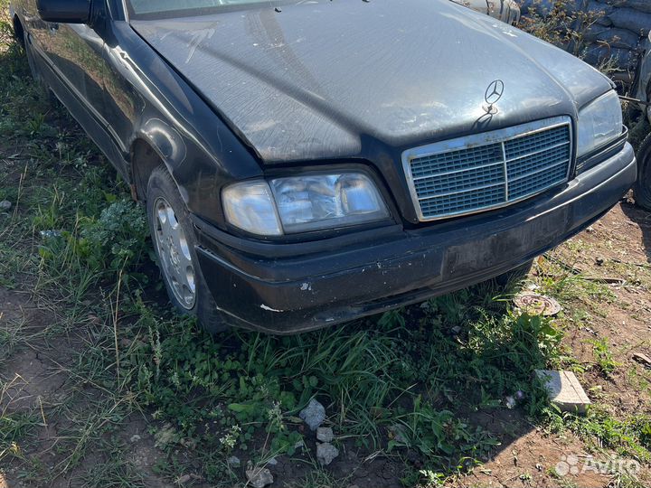 Капот Mercedes 202