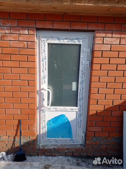 Пластиковые двери