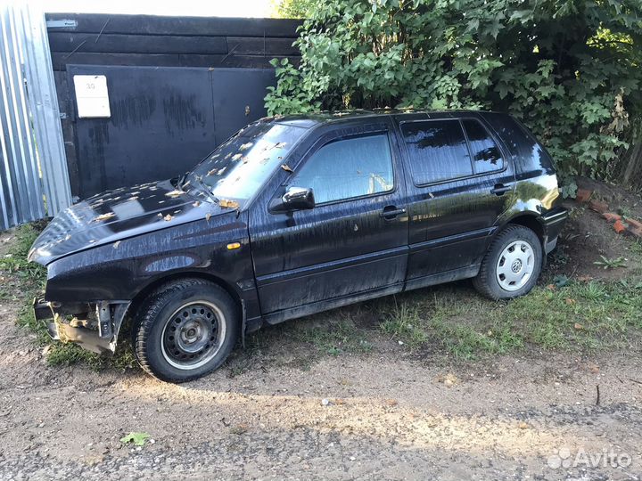 Разбор на запчасти Volkswagen Golf 3