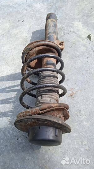 Стойка амортизатора передняя левая Citroen Xsara