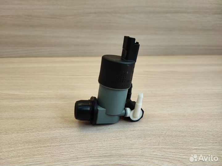 Насос стеклоомывателя Renault Duster