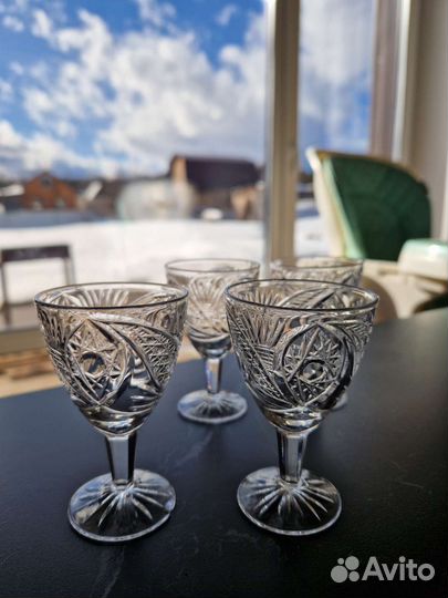 Хрустальные рюмки