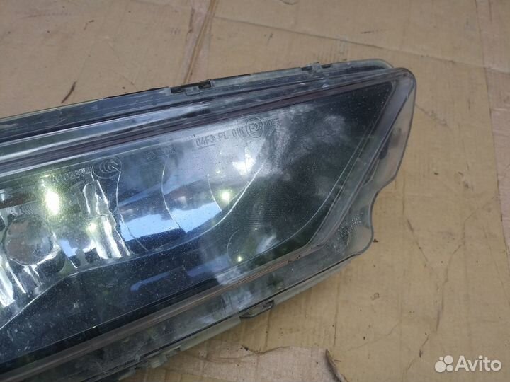 Фара противотуманная правая Volkswagen Amarok
