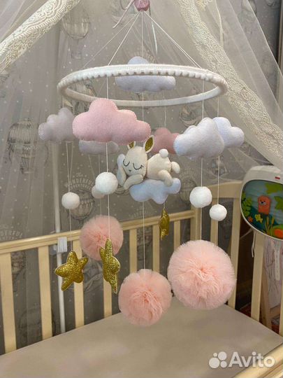 Мобиль в кроватку новый