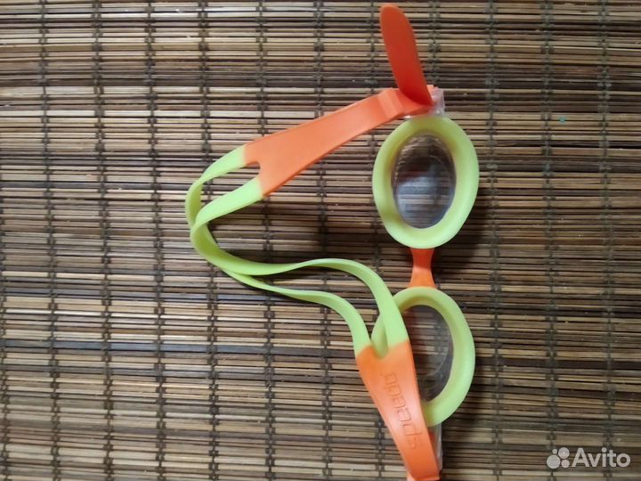 Детские очки для плавания в бассейне