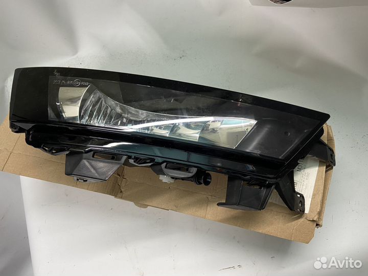 Фара противотуманная шкода рапид