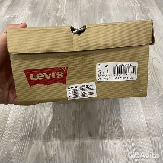 Кроссовки levis