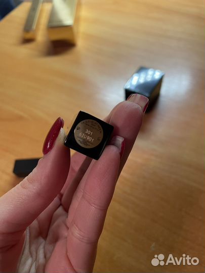 Новые тональный В20 и помада 301 марки YSL