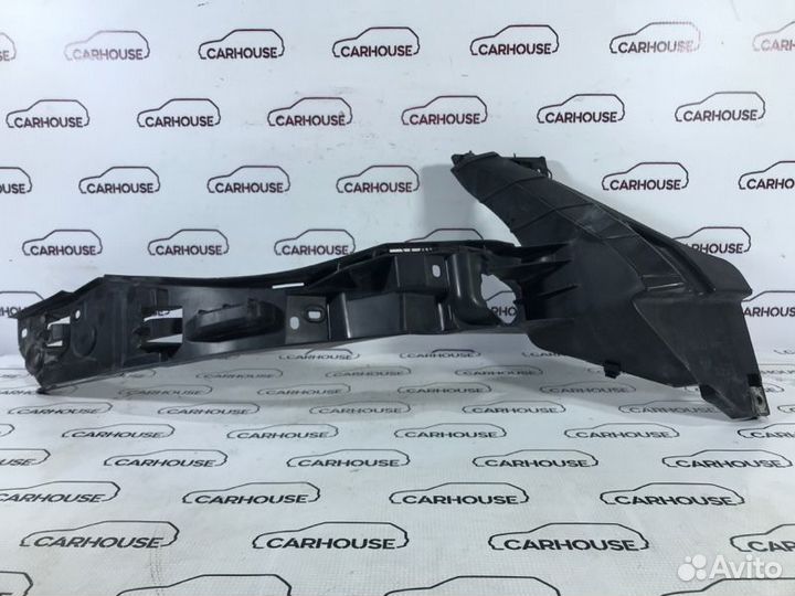 Крепление бампера переднее правое Volkswagen