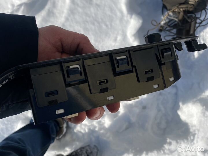 Блок управления стеклоподъемниками Мазда 6.2014 г