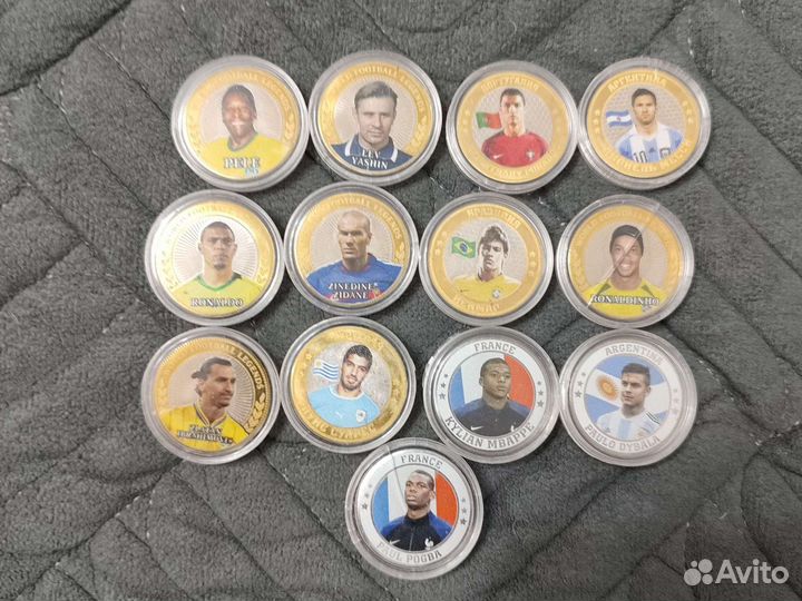 Монеты футбольные легенды