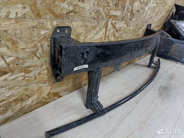 Усилитель бампера передний Hyundai Solaris