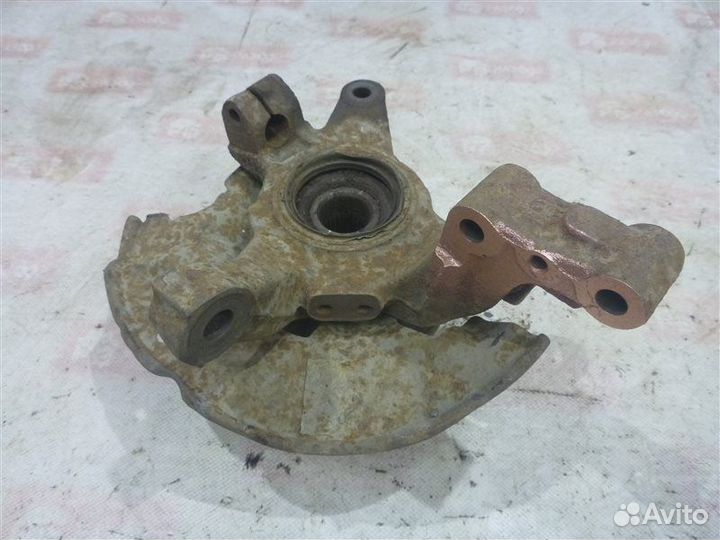 Кулак поворотный передний правый Mazda Xedos 6