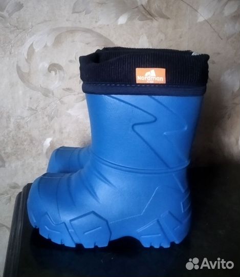 Резиновые сапоги для мальчика 23