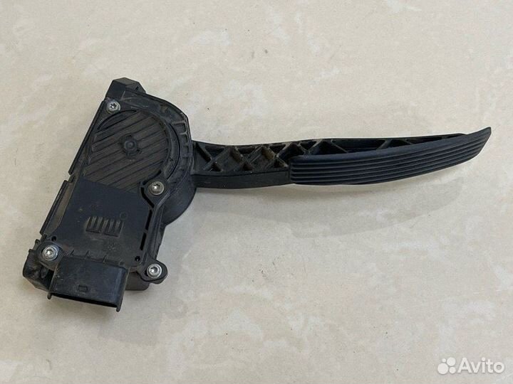 Педаль газа Лада 2115