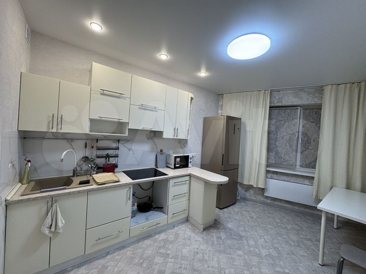 2-к. квартира, 67,3 м², 17/17 эт.