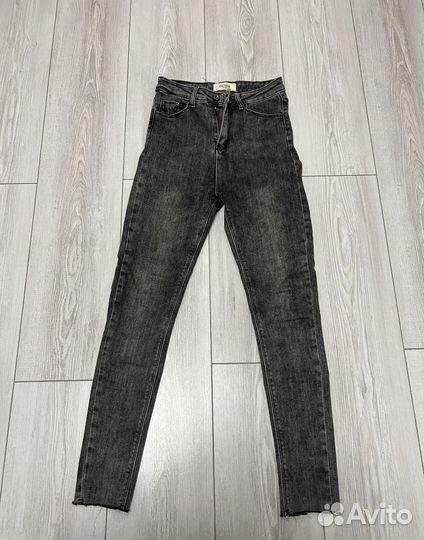 Джинсы