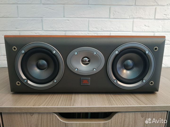 Акустика центрального канала JBL EC25