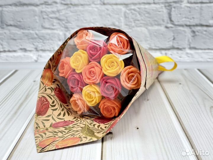 Сладкий букет из шоколада