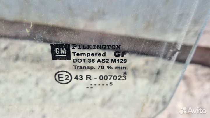 Стекло задней левой двери Опель Вектра С