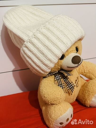 Шапка женская зимняя белая