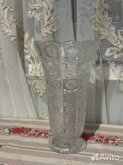 Хрустальная ваза