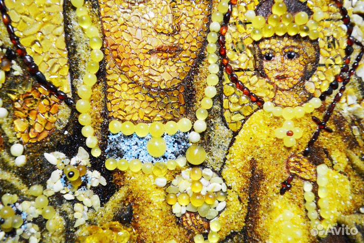 Икона из янтаря Богородицы Неувядаемый цвет Array