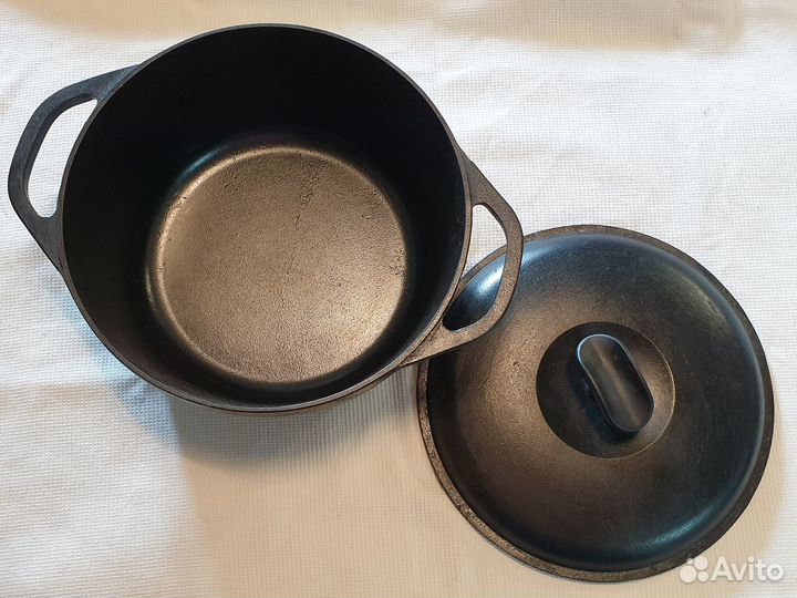 Чугунная кастрюля на 3,5 литра с чугунной крышкой