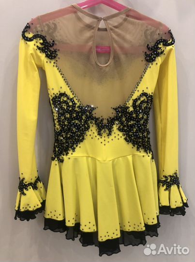 Костюм для выступления фигурного катания