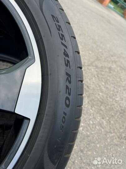 R20 Pirelli P Zero PZ4 255/45, PCD 5x112 DIA 66.6