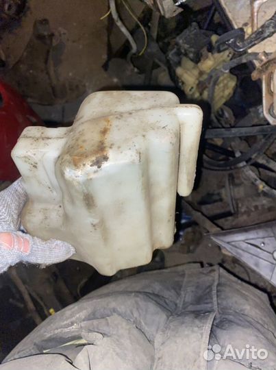 Бачок омывателя Nissan Altima u13