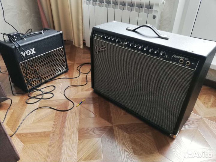 Гитарный комбоусилитель