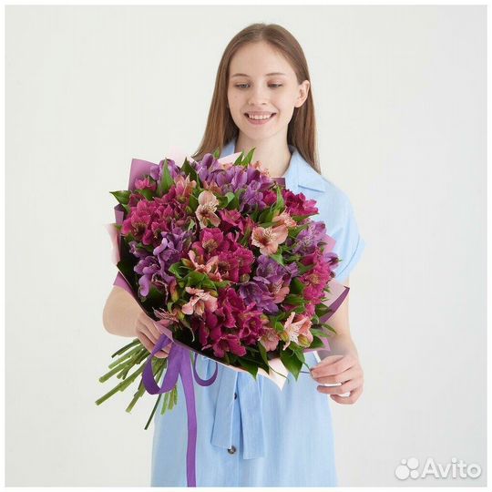 Пышный букет из альстромерий как на фото