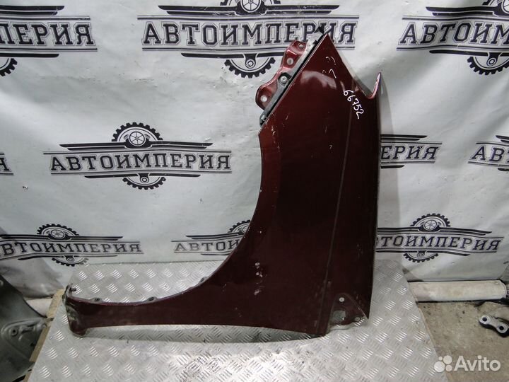 Крыло переднее Toyota Sienna 2 2005 3.3