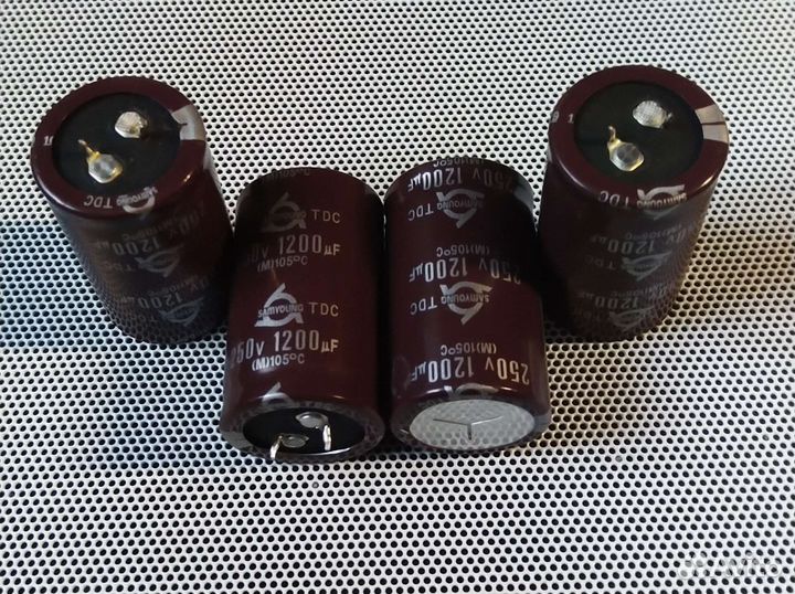 Электролитический конденсатор