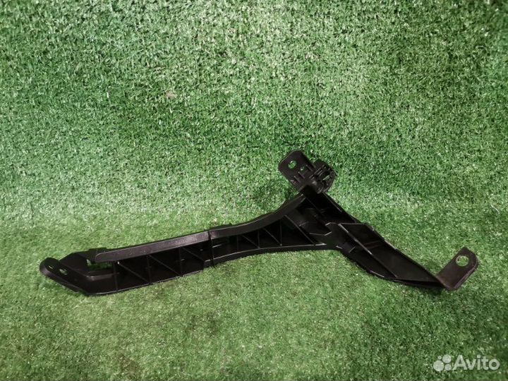 Крепление бампера переднее левое Honda Cr-V