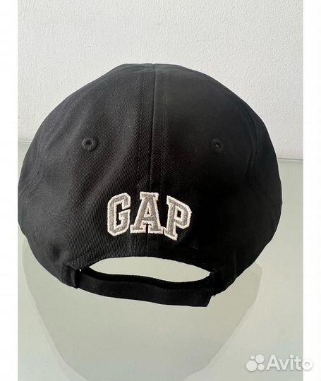 Yeezy gap balenciaga кепка