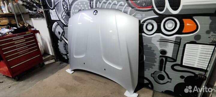 Капот BMW X3 E83 серебристый titansilber Metallik
