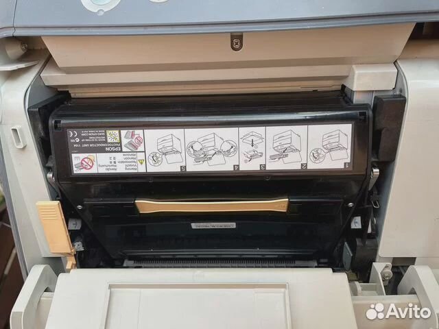 Цветной лазерный принтер Epson AcuLaser C1100