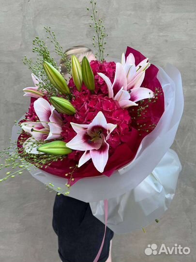 Лилии и гортензии