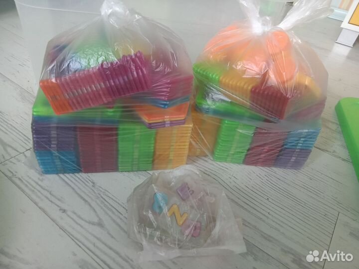 Конструктор магнитный, более 150 детале