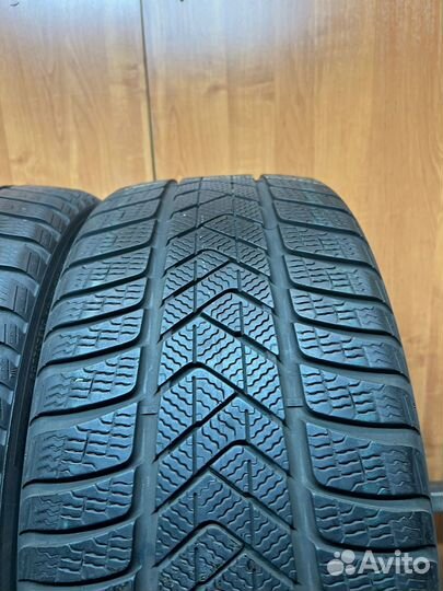 Pirelli Winter Sottozero 235/40 R19