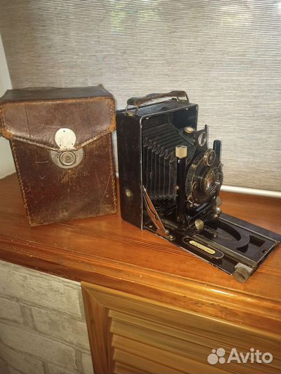 Зеркальный фотоаппарат Compur,Voigflànder