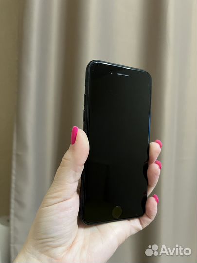 iPhone SE (2020), 64 ГБ