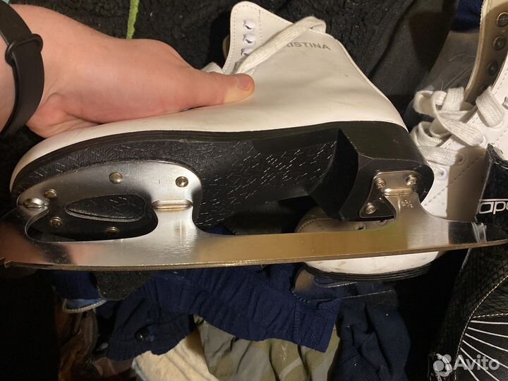 Коньки 36,38 и белые 39