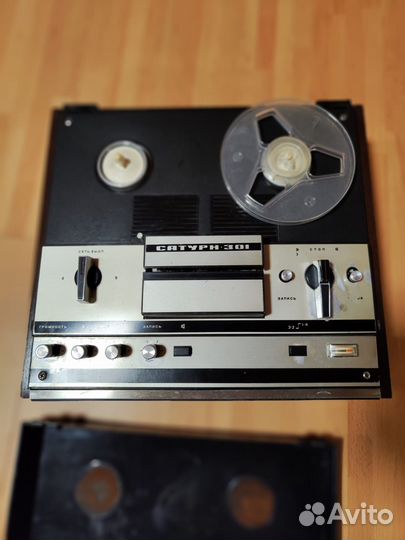 Катушечный магнитофон Сатурн-301