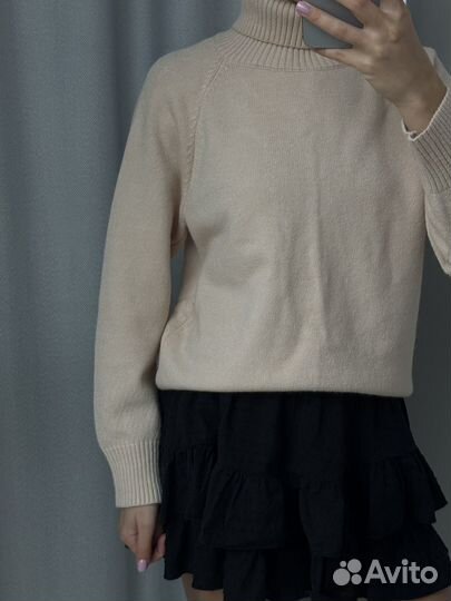 Свитер бежевый 44