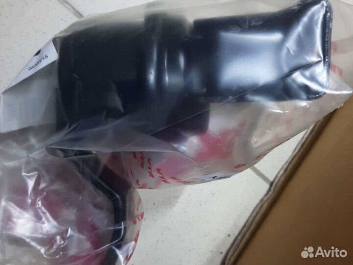 Подушка двигателя, правая mitsubishi