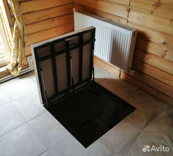 Напольный люк в подвал на амортизаторах 394*900
